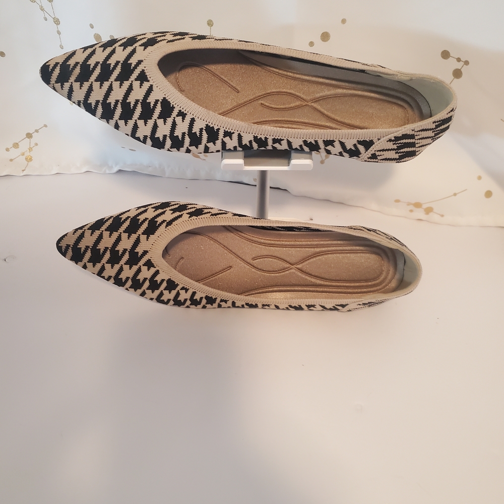 Source Unknown Black and Cream Houndstooth Flats